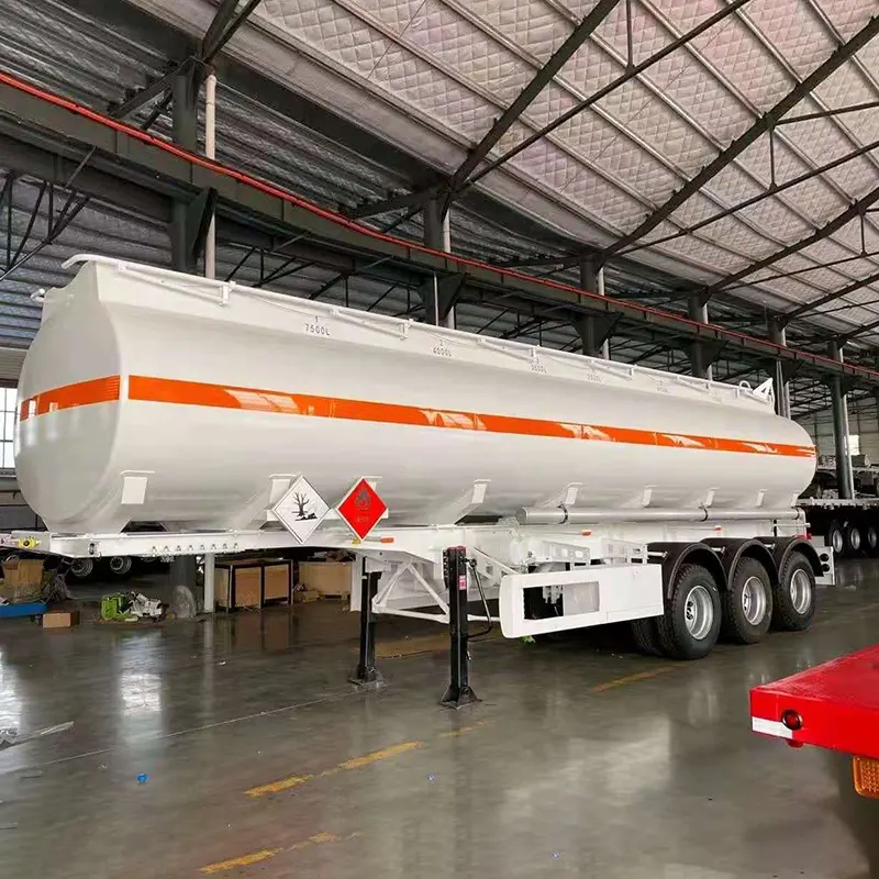 Semi remolques de petroleros: transporte de oro líquido