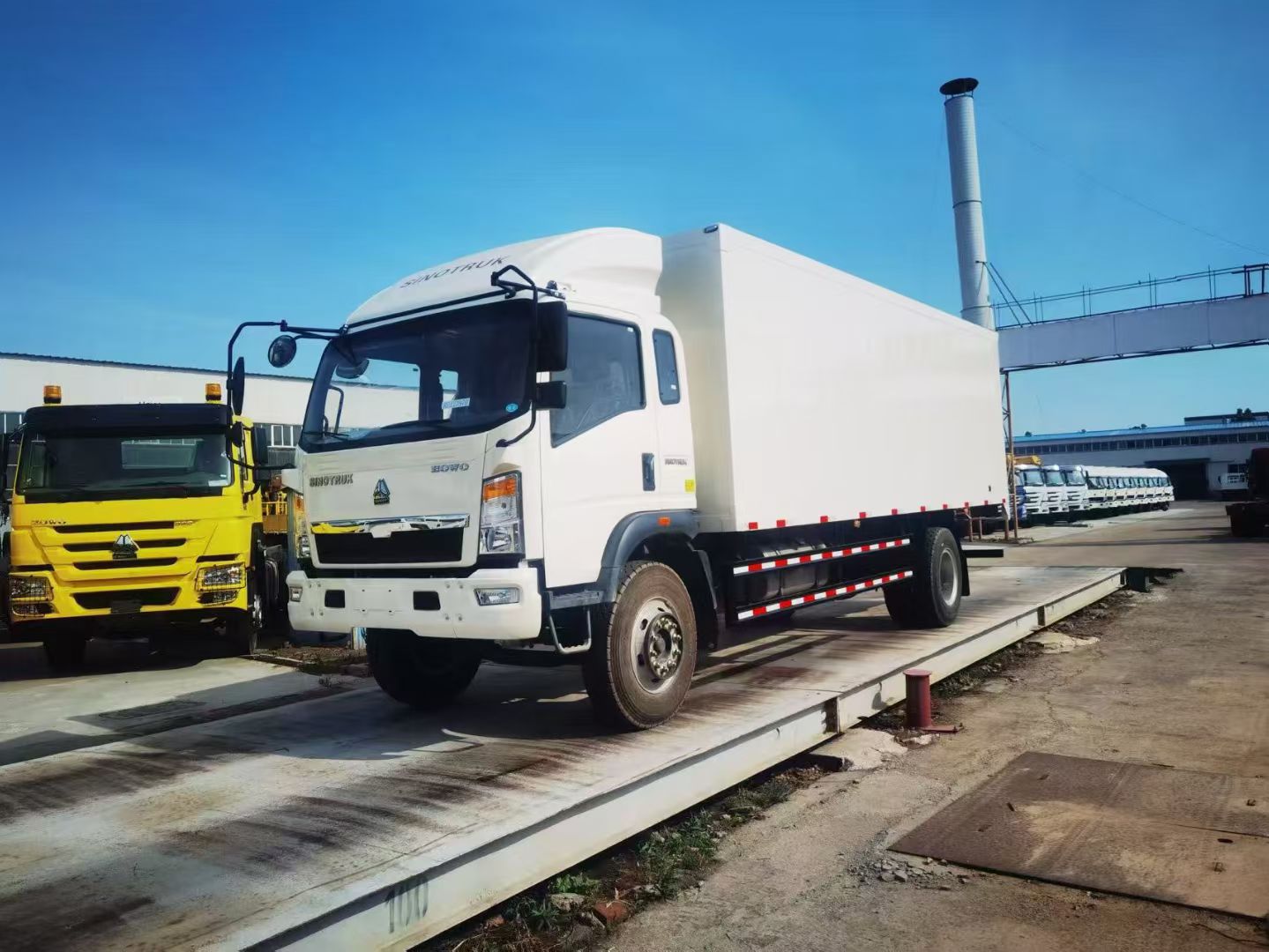 Sinotruk Howo 4x2 Vanbox Cargo de carga